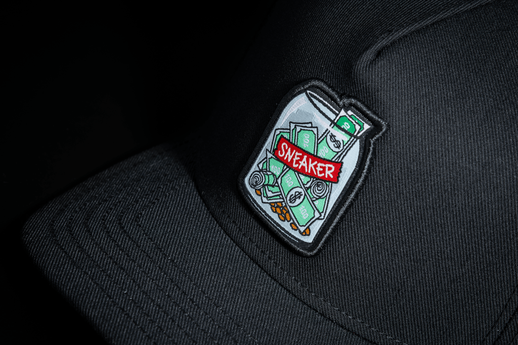 Gorra Curva  SNEAKER