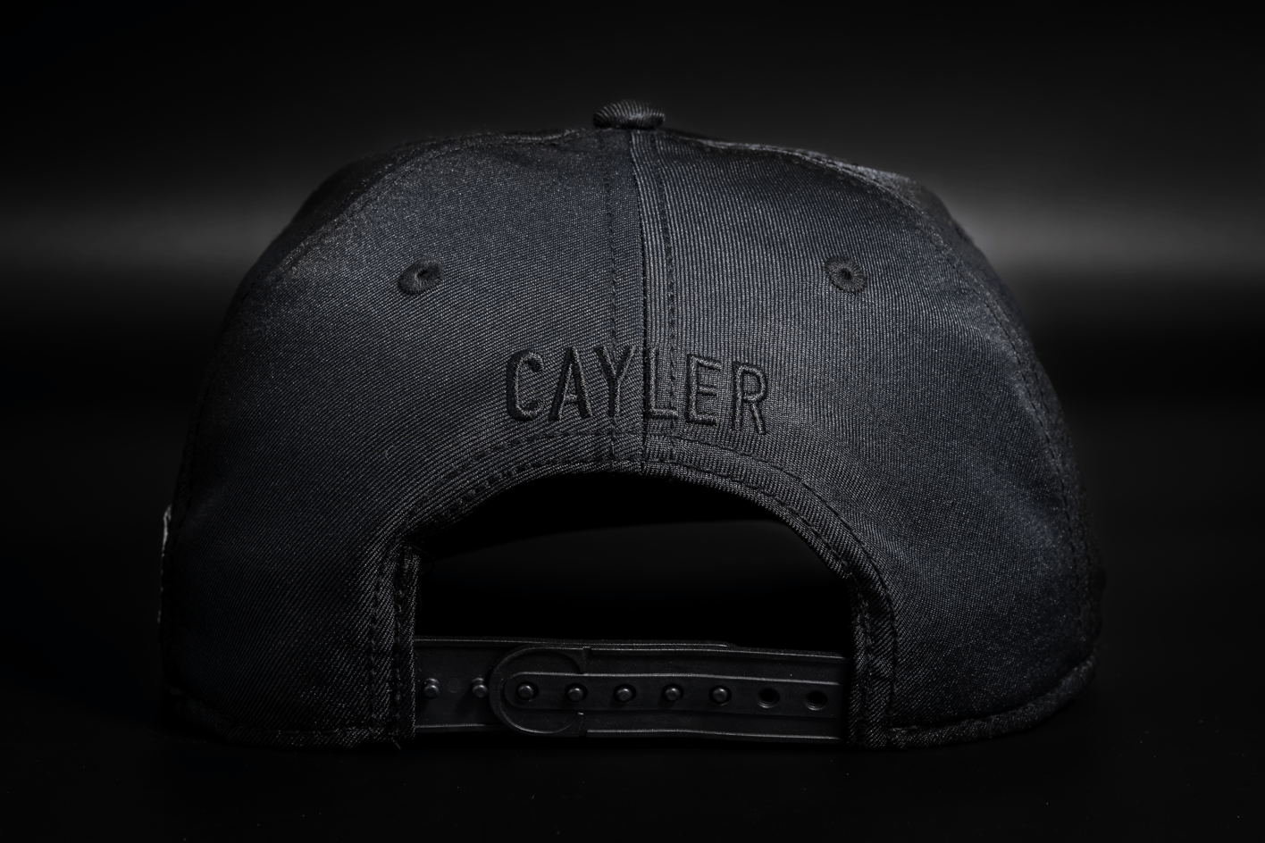 Gorra Curva NO NEW FRIENDS