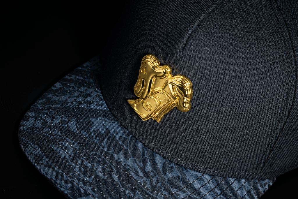 Gorra Curva GOLDEN HANDS