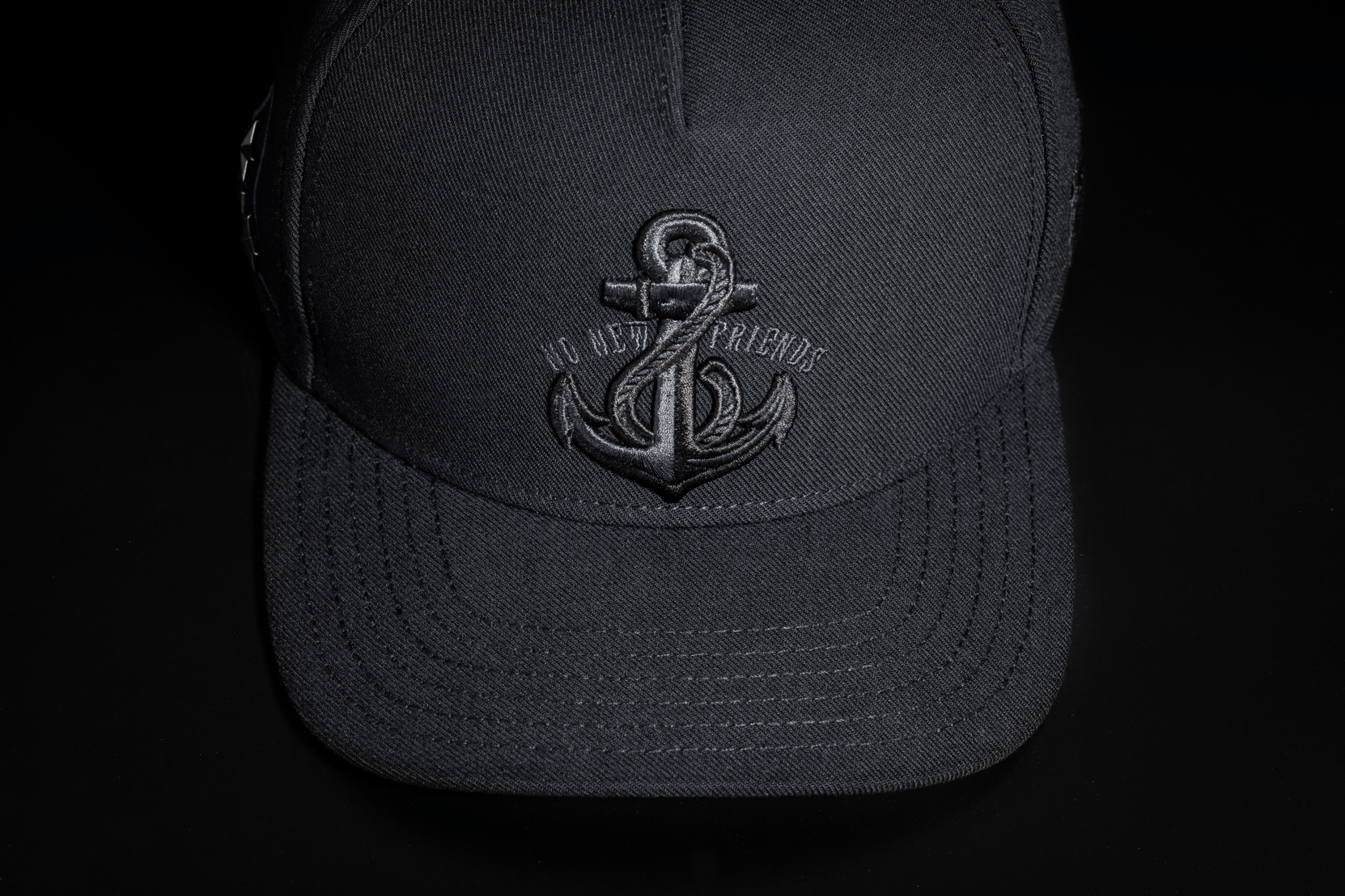 Gorra Curva NO NEW FRIENDS